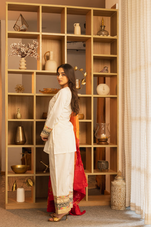 Sunheri Ivory Lace Work Co-ord Set with Dupatta