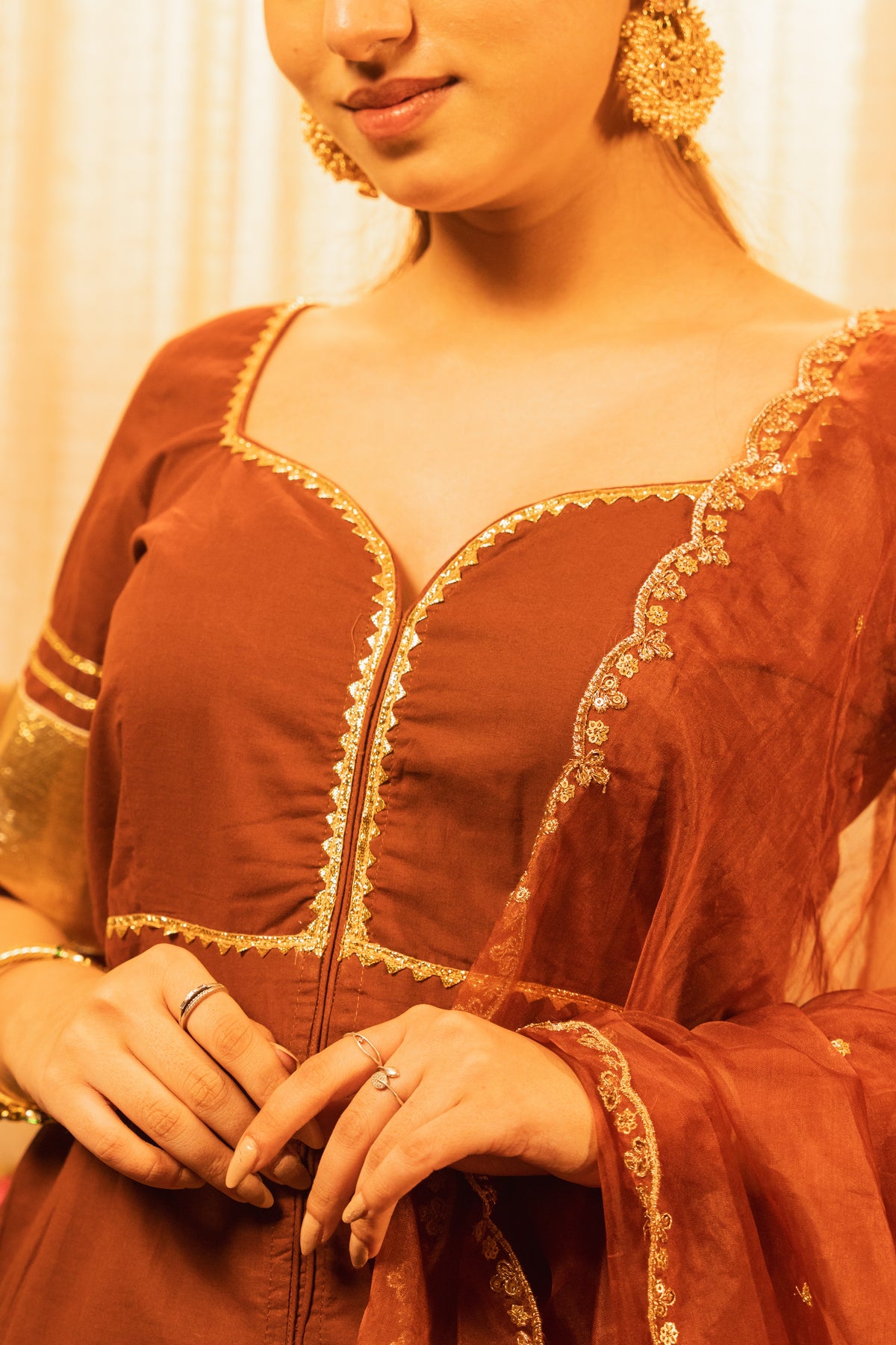 Ladoo Saa Brown Poshak Style Lehenga Choli with Dupatta